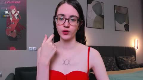 BellaCatLovesMeat online show from 10-13-25, 06:52