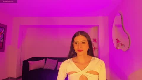 Bella online show from 04-23-26, 04:03