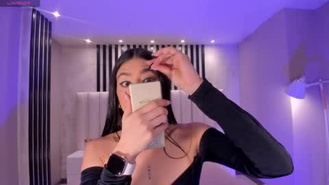 Snapshot of bellaconnor_ chatting on 04-30-26, 08:48 Bella online show from 04-30-26, 08:48