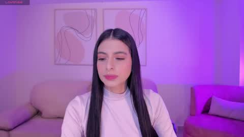 Snapshot of bellaconnor_ chatting on 05-13-26, 04:21 Bella online show from 05-13-26, 04:21