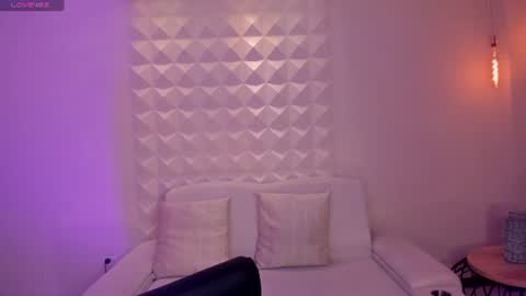 Snapshot of bellaconnor_ chatting on 06-11-26, 03:26 Bella online show from 06-11-26, 03:26