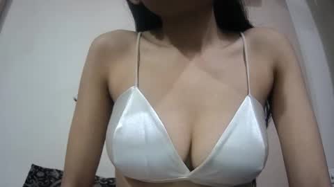 Snapshot of bellacrystall chatting on 01-20-25, 01:00 bellacrystall online show from 01-20-25, 01:00