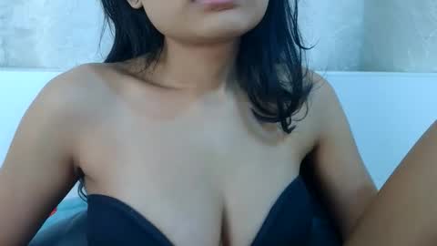 bellacrystall online show from 02-28-26, 04:57