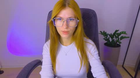 BellaFoxi online show from 09-28-25, 11:26