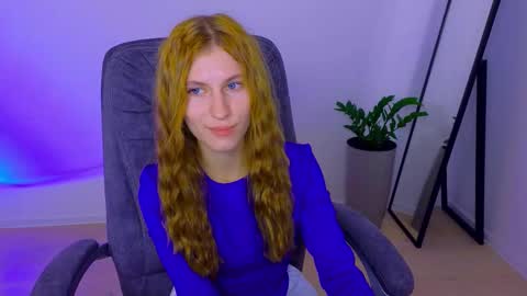 BellaFoxi online show from 10-06-25, 10:56