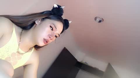 Bella rowt online show from 12-15-24, 07:10