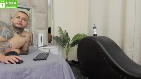 Snapshot of bellahot_387 chatting on 02-22-25, 04:40 BELLA online show from 02-22-25, 04:40