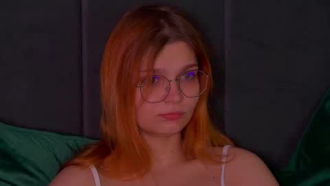 BellaMarebelle online show from 10-12-25, 04:55