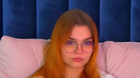 BellaMarebelle online show from 10-16-25, 04:46