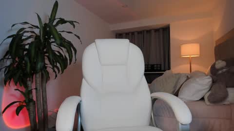 Snapshot of bellamia_ chatting on 02-15-25, 01:10 Bella Mia online show from 02-15-25, 01:10