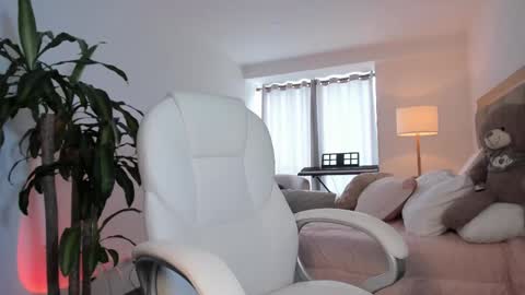 Snapshot of bellamia_ chatting on 03-01-25, 05:16 Bella Mia online show from 03-01-25, 05:16