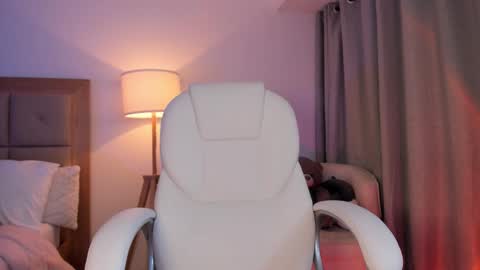 Snapshot of bellamia_ chatting on 10-11-25, 03:50 Bella Mia online show from 10-11-25, 03:50