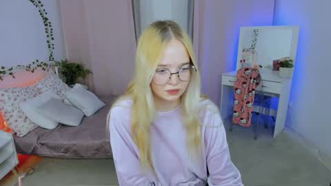 Bella online show from 11-14-25, 10:07