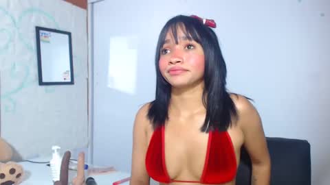 Snapshot of bellamy_sweet chatting on 01-26-25, 05:13 bellamy online show from 01-26-25, 05:13