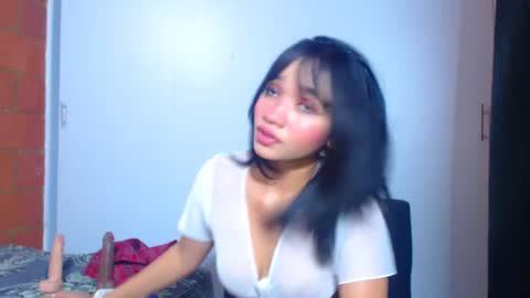 Snapshot of bellamy_sweet chatting on 02-14-25, 06:45 bellamy online show from 02-14-25, 06:45