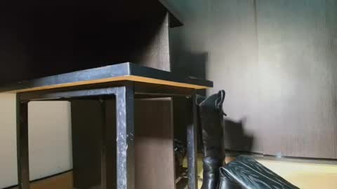 Snapshot of bellangel_ chatting on 06-12-26, 10:52 Camille online show from 06-12-26, 10:52