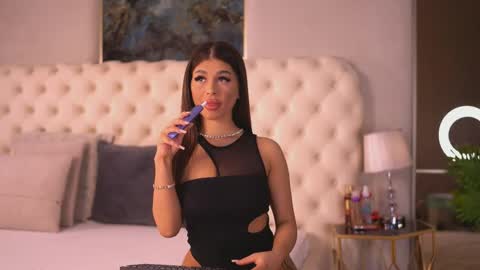 Bella online show from 04-26-26, 06:16