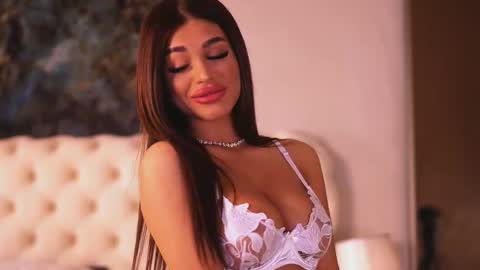 Bella online show from 04-27-26, 06:39