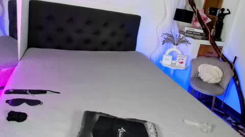 Snapshot of bellaporchxxx chatting on 02-15-25, 08:01 Bella Porch online show from 02-15-25, 08:01