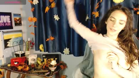 bellaqueen0701 online show from 10-03-25, 12:40