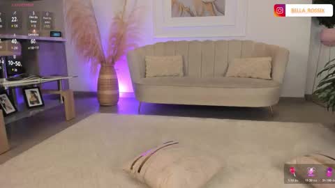 Snapshot of bellarossii chatting on 10-21-25, 01:50 CALL ME BELLA online show from 10-21-25, 01:50