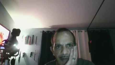 Snapshot of bellaskeykeeper chatting on 02-09-26, 03:32 Bellaskeykeeper online show from 02-09-26, 03:32