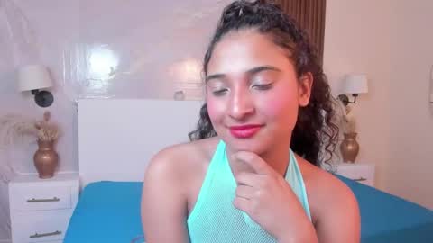 Snapshot of bellasky4 chatting on 09-20-25, 12:28 Bella online show from 09-20-25, 12:28