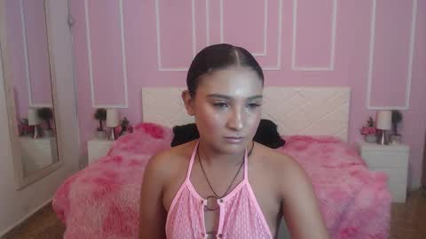 Snapshot of bellasky4 chatting on 11-27-25, 12:18 Bella online show from 11-27-25, 12:18