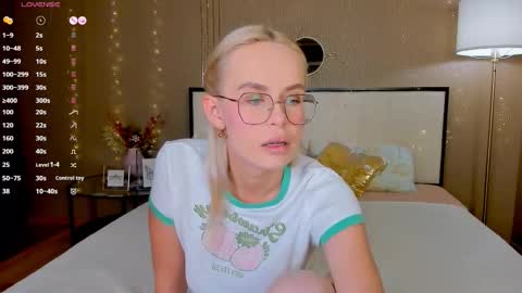 Bella online show from 02-26-26, 01:04