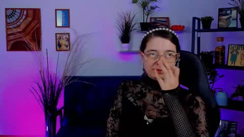 Snapshot of bellatrixllestrange chatting on 01-09-25, 11:13 Bella. Ntmu online show from 01-09-25, 11:13