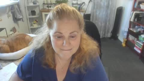 Snapshot of bellavoca chatting on 10-25-25, 01:40 Bellavoca online show from 10-25-25, 01:40