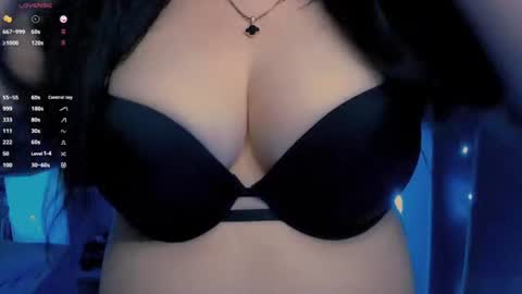 Snapshot of bellelovexx chatting on 06-12-26, 09:46 Hello I am kind friendly and cute girl online show from 06-12-26, 09:46