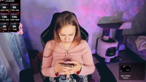 Your Annabelle Wolf  online show from 12-02-24, 01:35