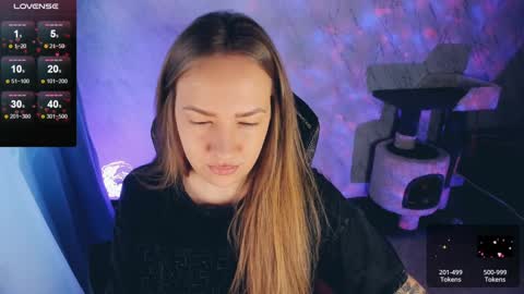 Your Annabelle Wolf  online show from 12-11-24, 07:09