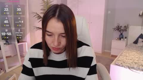 Bella online show from 09-22-25, 01:07