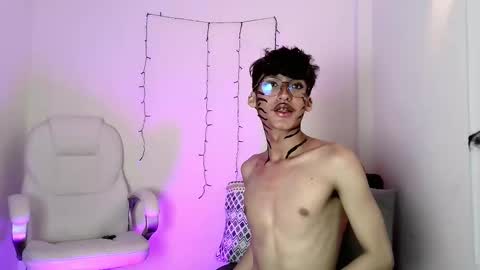 Neon online show from 10-21-25, 01:56