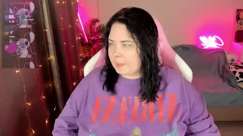 LinaBoo online show from 11-23-25, 05:24