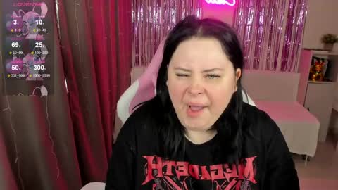 LinaBoo online show from 04-21-26, 04:08