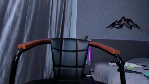 Snapshot of bemby_pam chatting on 11-29-25, 04:32 A girl from your dreams online show from 11-29-25, 04:32