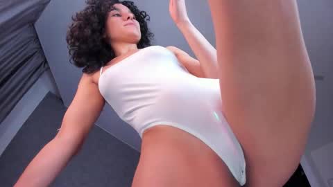 Snapshot of bemby_pam chatting on 12-01-25, 04:50 A girl from your dreams online show from 12-01-25, 04:50