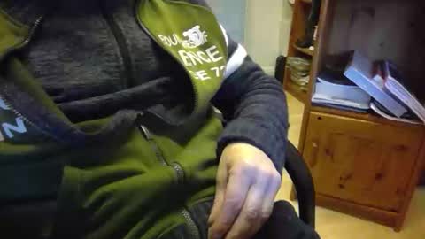 Snapshot of bemichel chatting on 04-22-26, 07:22 jaimetout online show from 04-22-26, 07:22