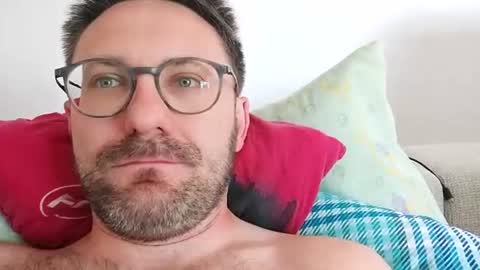 ben00189 online show from 07-18-26, 09:02