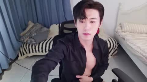 Snapshot of ben705676 chatting on 09-20-25, 02:18 Ben online show from 09-20-25, 02:18