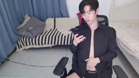 Snapshot of ben705676 chatting on 09-24-25, 03:04 Ben online show from 09-24-25, 03:04