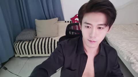 Snapshot of ben705676 chatting on 10-14-25, 03:02 Ben online show from 10-14-25, 03:02