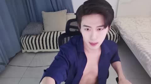 Snapshot of ben705676 chatting on 10-17-25, 03:14 Ben online show from 10-17-25, 03:14