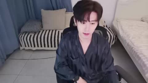 Snapshot of ben705676 chatting on 10-19-25, 02:07 Ben online show from 10-19-25, 02:07