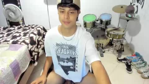 Snapshot of ben_falcon chatting on 10-30-25, 03:30 Ben online show from 10-30-25, 03:30