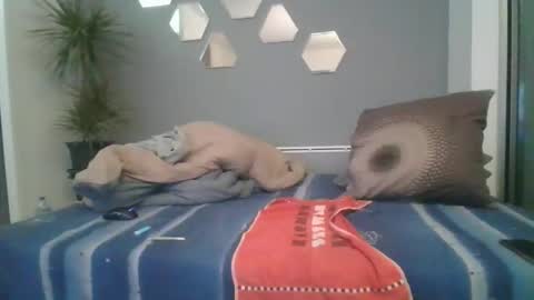 benbare13 online show from 02-04-25, 06:38