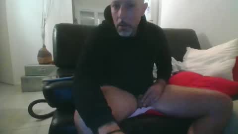 Snapshot of benbare13 chatting on 11-11-25, 05:13 benbare13 online show from 11-11-25, 05:13